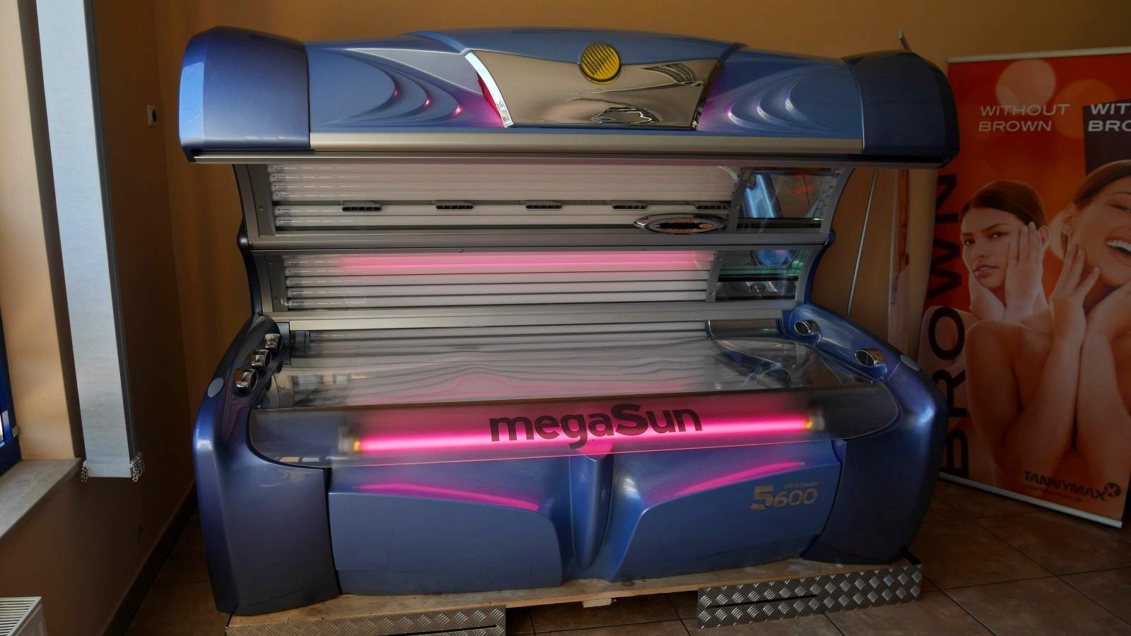 Repasované horizontálne solárium Megasun 5600